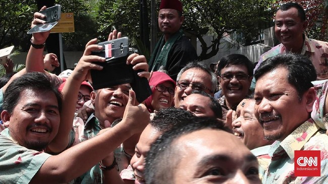 FOTO: Tanda Cinta Warga Jakarta untuk Djarot