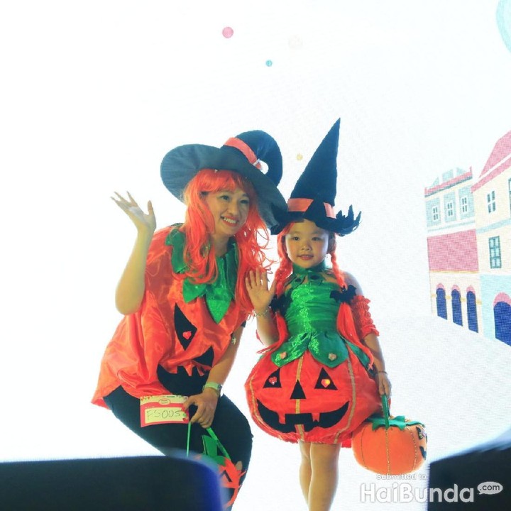 <p>Wah, ada pumpkin. Kreatif ya pasangan bunda dan anak ini.</p>