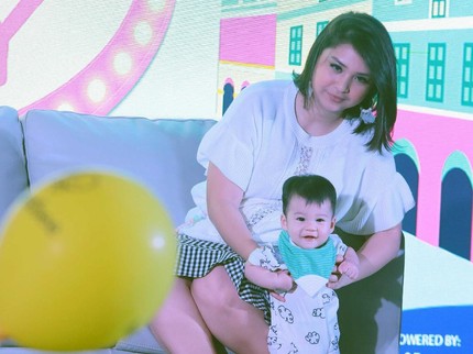 Ini Kata Putri Titian Soal Upload Foto Anak di Media Sosial