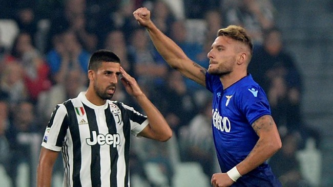 SS Lazio sukses mempermalukan tim tuan rumah Juventus 2-1 di Stadion Juventus, Sabtu (14/10). Si Nyonya Tua belum bisa kembali ke jalur kemenangan.