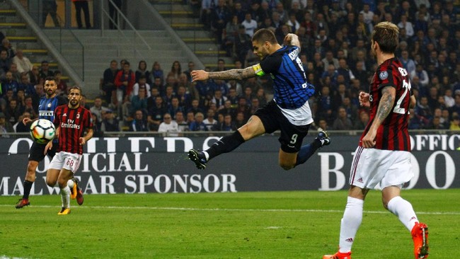 Mauro Icardi mencetak hattrick untuk memberikan kemenangan Inter Milan atas AC Milan, 3-2. Trigol itu juga salah satu cara Icardi hadapi kritik.