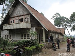 Cerita Si Merah, Sosok yang Kerap Muncul di Rumah Pengabdi Setan