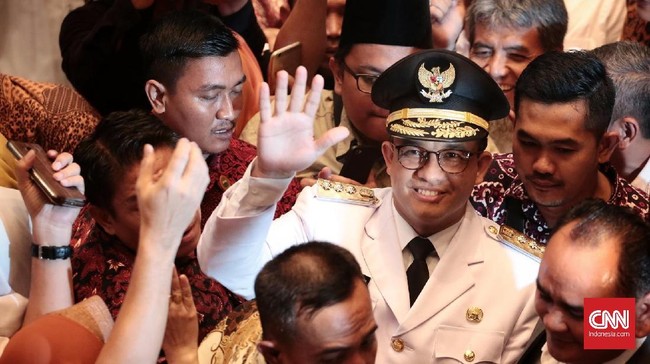 Gubernur DKI Jakarta Anies Baswedan belum mau menjelaskan soal kaitan TGUPP dan timsesnya di era kampanye Pilkada DKI 2017.
