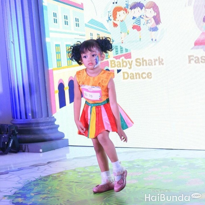 <p>Biar lebih keren, peserta ini tampil dengan face painting.</p>