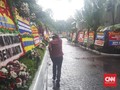 Balai Kota Diguyur Hujan Jelang Pesta Menyambut Anies-Sandi
