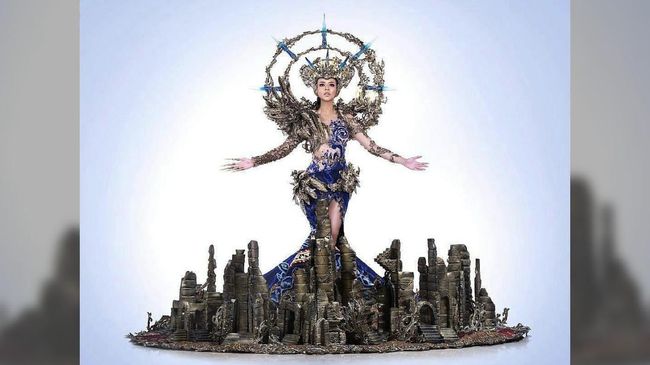 Nick Verreos, desainer busana AS memuji Kostum Nasional Indonesia, dan menempatkannya di urutan teratas busana favorit di ajang Miss Grand International 2017.