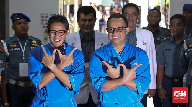 Wagub DKI Sandiaga Uno mempersilakan masyarakat menilai kinerjanya bersama Anies Baswedan selama 100 hari ini.