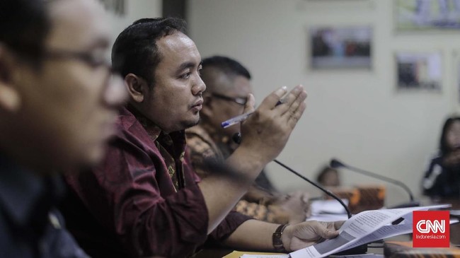 Dalam diskusi terkait RUU Pemilu, Ketua KPU mengungkapkan pihaknya masih memiliki kendala untuk memeriksa kepastian ijazah peserta pemilu asli atau tidak.
