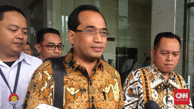 Kementerian Perhubungan menjajaki kerjasama dengan PT Patra Telekomunikasi (Patrakom) untuk memperkuat pengawasan angkutan laut dan udara.