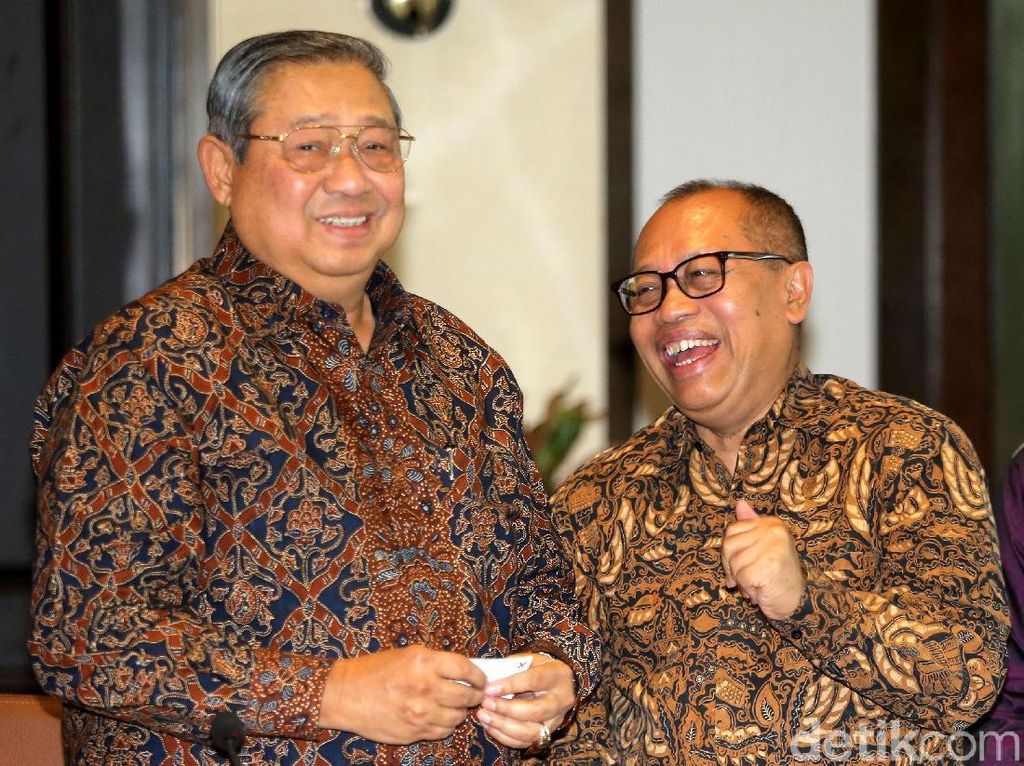 Ketua DJSN dan Dirut BPJS Ketenagakerjaan Temui SBY Ketua DJSN dan Dirut BPJS Ketenagakerjaan Temui SBY
