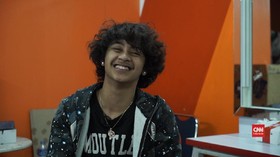 VIDEO: Bastian Steel Bicara Rambut Keriting dan Chelsea Islan