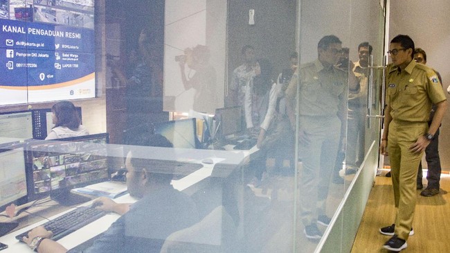 Wagub DKI Jakarta Sandiaga Uno membantah telah menyetujui proyek reklamasi 17 pulau di Teluk Jakarta saat bertemu dengan Menko Kemaritiman.