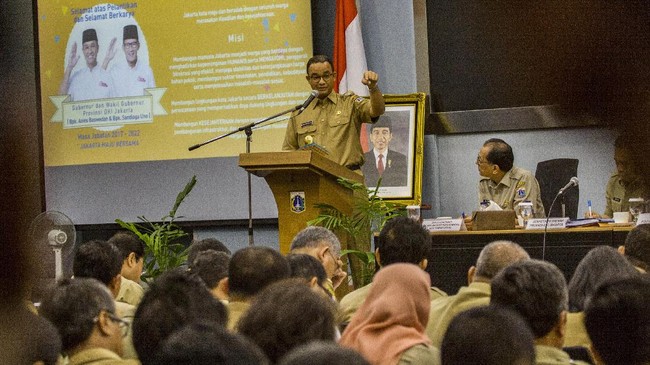 Ketua Fraksi PDIP di DPRD DKI, Gembong Harsono menilai rapat paripurna istimewa untuk mendengar pidato Gubernur Anies Baswedan, sekedar seremonial.