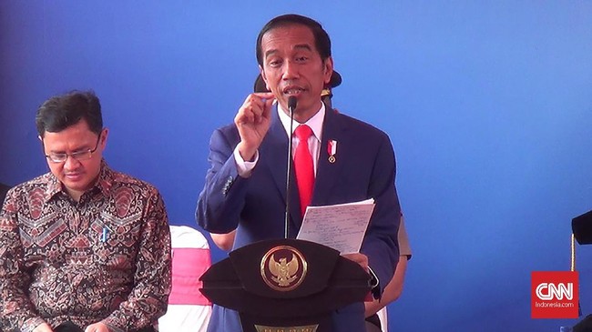 Permintaan itu disampaikan setelah Jokowi melihat tak ada dampak dari dana desa terhadap pengurangan jumlah kemiskinan selama 3 tahun masa pemerintahannya.