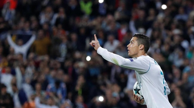 Cristiano Ronaldo menjadi pencetak gol terbanyak di Liga Champions Eropa dengan mencetak 111 gol yang ia bukukan sejak 2005 hingga 2017.