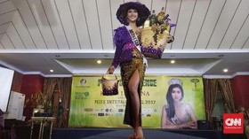 Kostum Nasional Mbok Jamu Siap Curi Hati Miss International