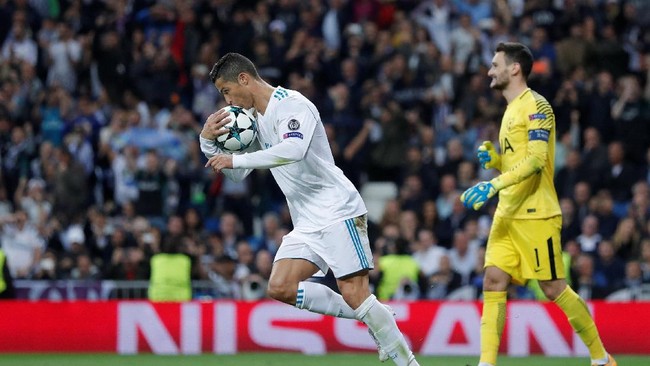 Real Madrid ditahan Tottenham Hotspur 1-1 di Santiago Bernabeu. Zinedine Zidane sebut itu hasil yang normal karena Madrid melawan tim hebat.