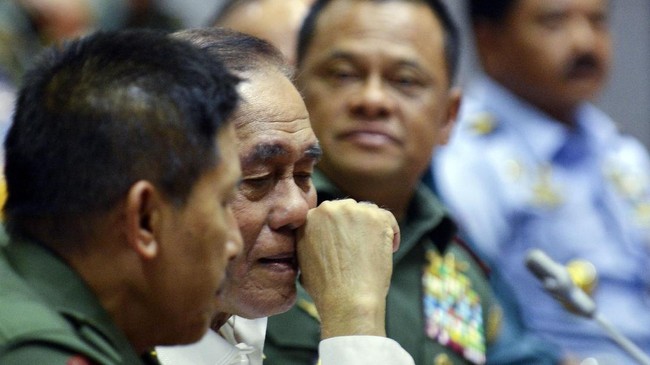 Menhan Ryamizard menegaskan TNI siap diterjunkan hadapi ancaman Organisasi Papua Merdeka (OPM). Sebelumnya OPM mengancam perang jika Freeport tidak ditutup.
