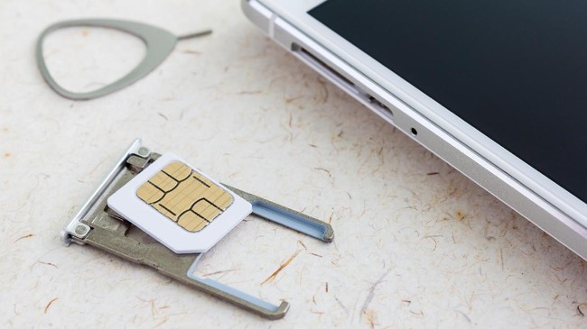 Jelang batas akhir registrasi ulang kartu SIM prabayar, masih ada pengguna layanan seluler yang belum melakukan kewajiban tersebut.