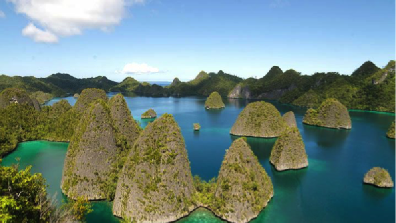 Upaya Kabupaten Raja Ampat untuk memoles bandara Marinda mulai menunjukkan perkembangan positif.