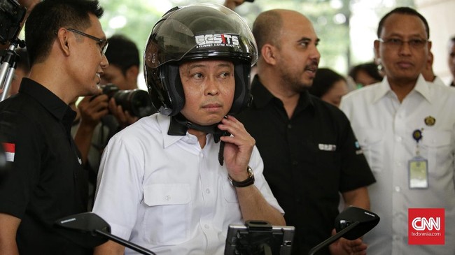 Menteri ESDM Ignasius Jonan menjamin harga Bahan Bakar Minyak (BBM) yang dijual di sejumlah jalur tol fungsional saat mudik sama dengan harga normal.