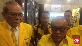 Timses Jokowi Akui Sengaja Tak Masukkan Nama Ical