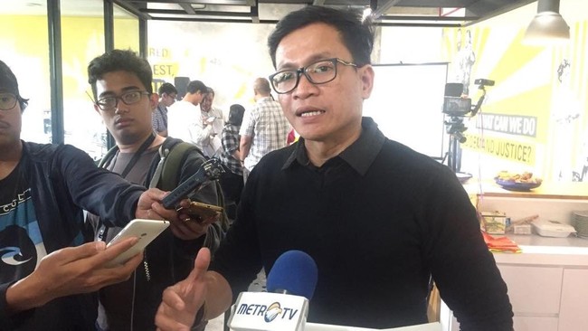 Direktur Amnesty International Indonesia Usman Hamid menilai, pemerintah perlu mengkaji ulang pelibatan TNI dalam penanganan konflik di Papua