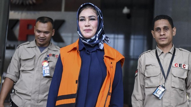 Ketua DPC Partai Hanura Kota Tegal Abas Tota Bawazier telah menjalani pemeriksaan KPK untuk kasus dugaan korupsi Wali Kota Tegal nonaktif Siti Mashita.