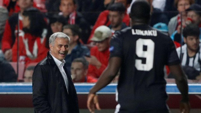 Jose Mourinho tidak mau ambil pusing dengan hinaan dari suporter Manchester United yang didapat ketika The Red Devils mengalahkan Tottenham.