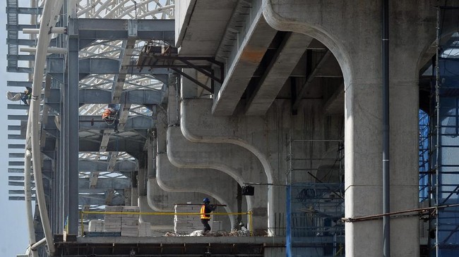 Kementerian Perhubungan menjamin LRT Palembang akan beroperasi Juni nanti sesuai target. Namun, hingga kini, progres pengerjaan baru 86,32 persen.