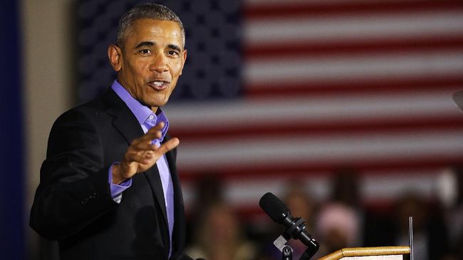 Obama mengucapkan selamat melalui Twitter, bahkan sebelum Gedung Putih dan Donald Trump bereaksi secara resmi terhadap pengumuman pertunangan Harry-Meghan.