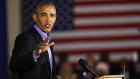 Obama Sentil Donald Trump: Kritik Tarif hingga Ancaman ke Universitas