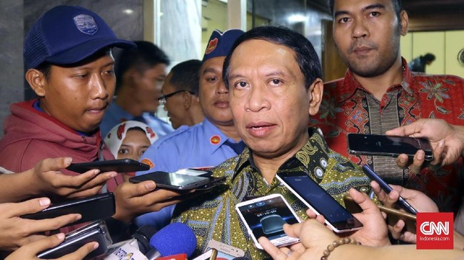 Komisi II DPR bakal segera membahas putusan MK yang mengabulkan permohonan penganut kepercayaan dengan Kemendagri usai masa reses anggota dewan.