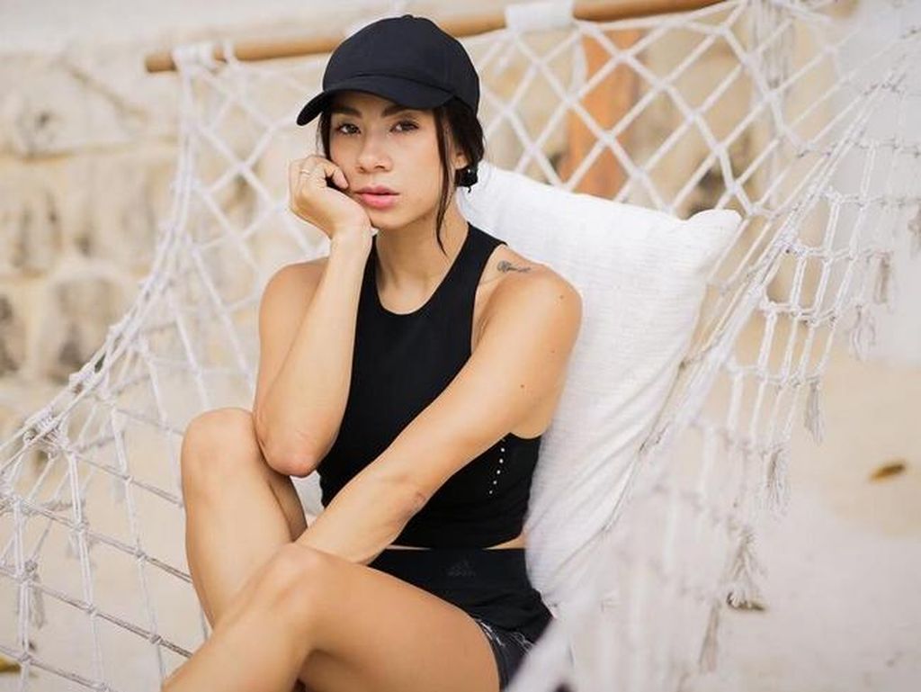 Bokong Seksi Jennifer Bachdim, Ini Kathy Indera yang Sewot ke Anies Baswedan Bokong Seksi Jennifer Bachdim, Ini Kathy Indera yang Sewot ke Anies Baswedan
