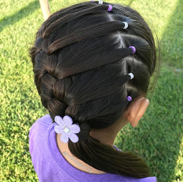 <p>Yang ini juga simpel dan cantik, Bun! (Foto: Instagram @pr3ttygirl79)</p>