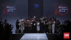 Anne Avantie Hingga Tex Saverio dalam Parade Pembuka JFW