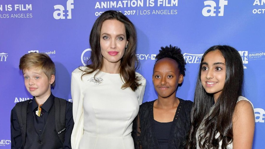 Alasan Angelina Jolie Tak Undang Brad Pitt Saat Ultah Anak