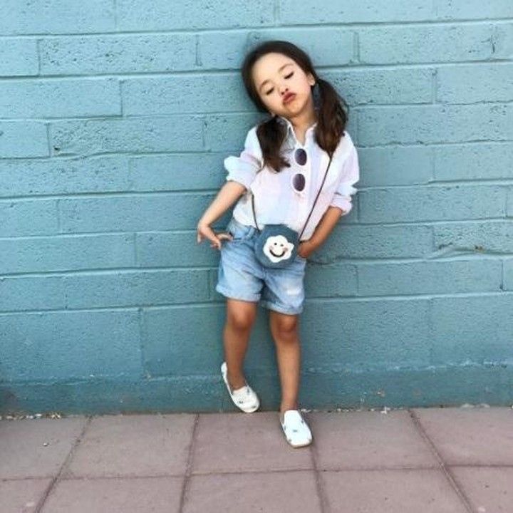 <p>Jadi nggak heran, Elle terlihat menggemaskan dengan apa yang dipakai karena pengarah style-nya sendiri adalah sang ibu. (Foto: Instagram/babyellestyle)</p>