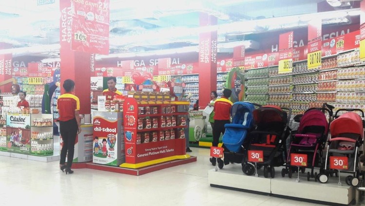 Transmart Carrefour menghadirkan promo untuk kebutuhan si kecil, seperti baby hair lotion, susu, bubur bayi, dan lainnya.