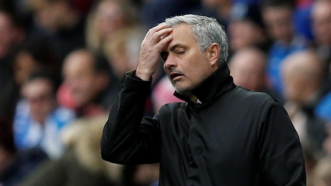 Jose Mourinho menilai kekalahan Manchester United dari Huddersfield Town adalah hukuman atas performa buruk anak asuhnya selama 90 menit.
