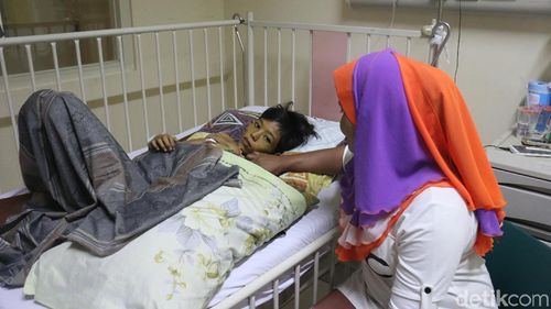 Kisah Pilu Afis, Anak Yatim yang Idap Kelainan Hati dan Gizi Buruk Kisah Pilu Afis, Anak Yatim yang Idap Kelainan Hati dan Gizi Buruk