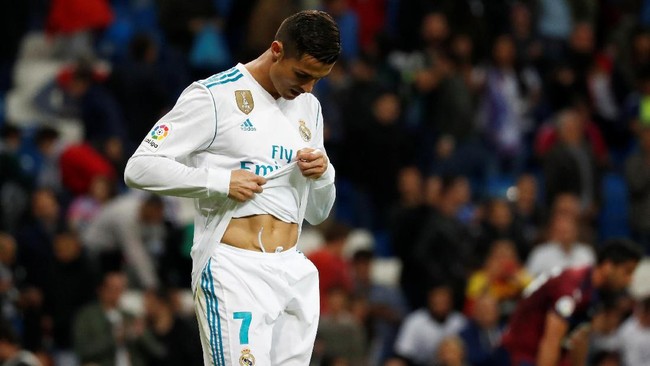 Bek Barcelona, Nelson Semedo, mengatakan krisis gol yang dialami Cristiano Ronaldo bukan karena kesalahan penyerang Real Madrid itu.