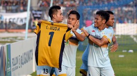 Pesepakbola Nasional Ramaikan Laga Amal untuk Choirul Huda