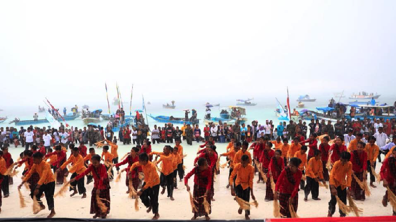 Maluku Tenggara, jarang terdengar di media. Padahal, atraksi keindahan alam, bahari dan budayakan sudah memenuhi syarat untuk dinaikkan ke level dunia.