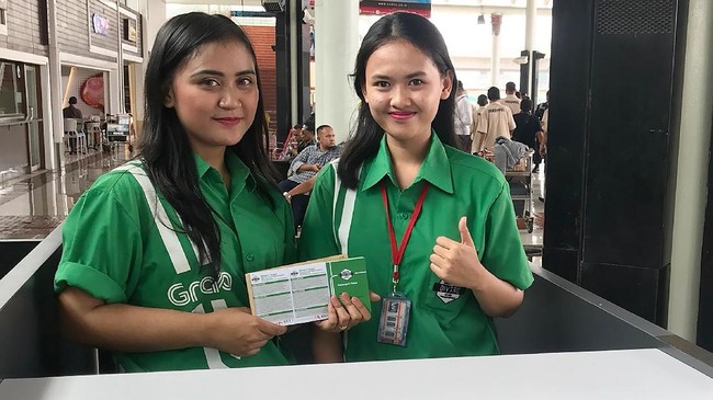 Pengemudi GrabCar kini telah diizinkan untuk menerima pesanan dari empat titik penjemputan di Bandara Soekarno-Hatta mulai hari ini (23/10).