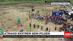Kesenian Pojien Menyuguhkan Tarian di Atas Batang Bambu