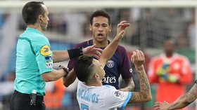 FOTO: Drama Kartu Merah Neymar
