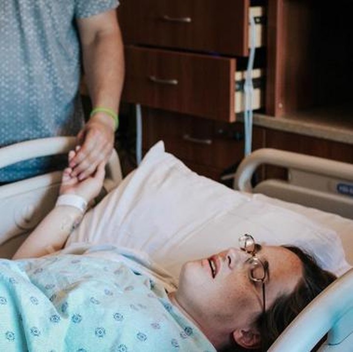 <p>'Walau proses ini melelahkan, bunda nggak akan berhenti berjuang demi kamu, anakku'. (Foto: Instagram/ @nicolestreeterbirths)   </p>