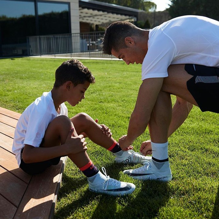 <p>Nggak diragukan lagi Cristiano Ronaldo memang sosok ayah yang hebat. (Instagram @cristiano)</p>