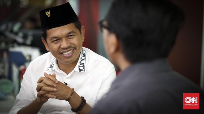 Golkar lebih memilih Ridwan Kamil ketimbang Dedi Mulyadi untuk Pilgub Jabar 2018. Golkar mengklaim, Dedi menerima kenyataan tak didukung partainya sendiri.